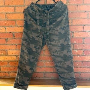Green Camo crop Joggers size small